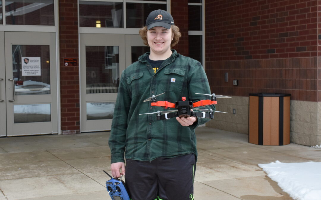 Plan, build, fly! Harbor Springs senior designs, prints his own drone
